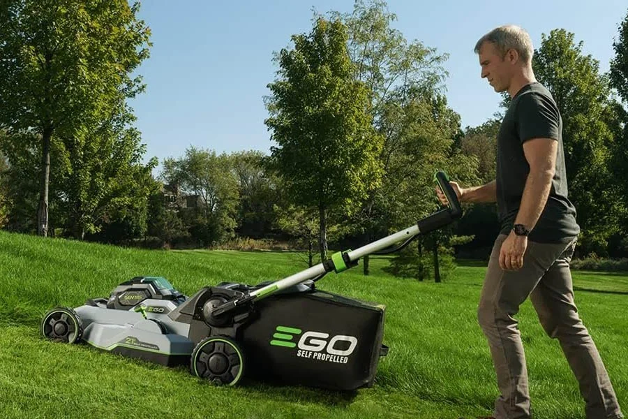 self propelled lawn mower